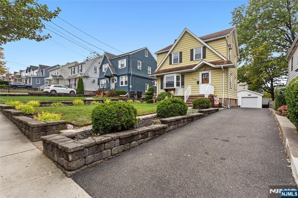 Photo of 420 Innes Road, Wood Ridge, NJ 07075 (MLS # 25036809)