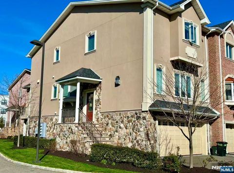 Photo of 25 Jacobs Landing Way, Secaucus, NJ 07094 (MLS # 26007016)