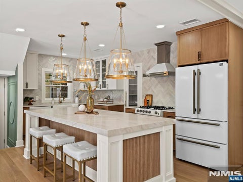 Photo of 182 Gramercy Place, Glen Rock, NJ 07452 (MLS # 26038012)