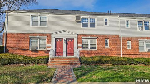 Photo of 64 Hastings Ave #B, Rutherford, NJ 07070 (MLS # 26023174)