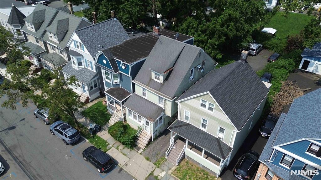 27 Cummings Street