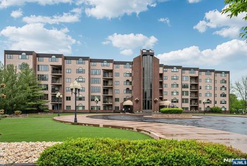 Photo of 1360 Hamburg Turnpike #409, Wayne, NJ 07470 (MLS # 26015436)
