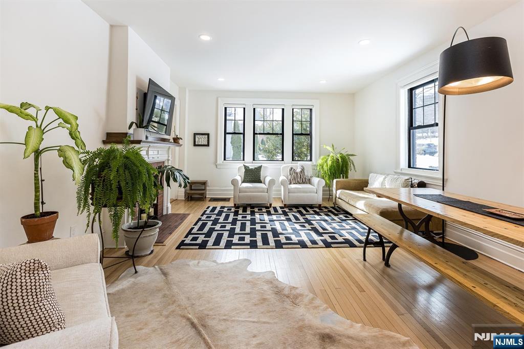 11 Upper Mountain Avenue