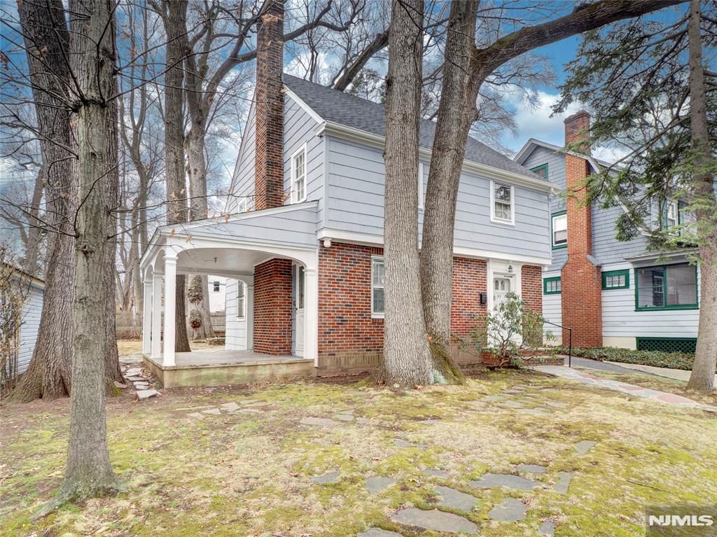 Photo of 21 Edgewood Road, East Orange, NJ 07017 (MLS # 26008484)