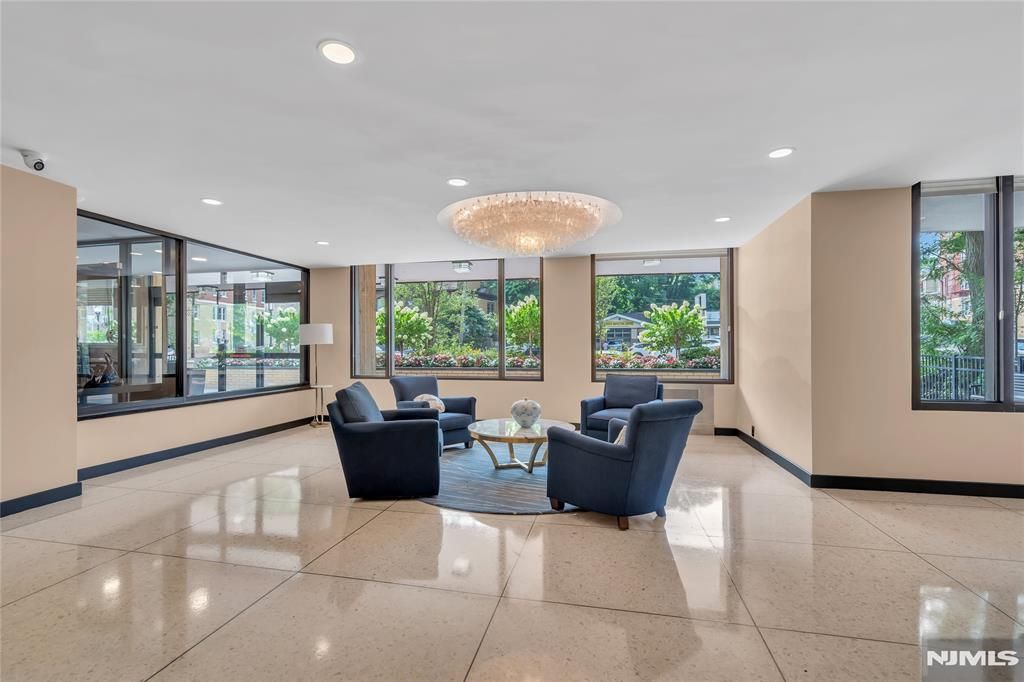 Photo of 6600 Boulevard East #8A, West New York, NJ 07093 (MLS # 25040182)