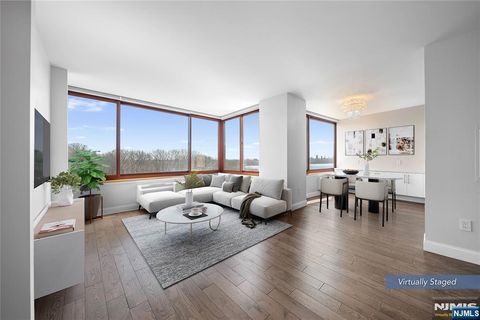 Photo of 100 Old Palisade Road #1604, Fort Lee, NJ 07024 (MLS # 26008414)