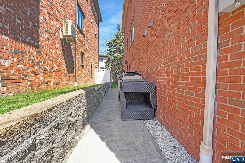 69 Columbia Avenue B