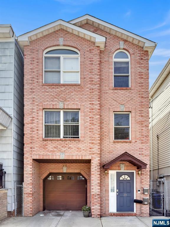 Property for Sale at 23 Cambridge Avenue, Jersey City, New Jersey - Bedrooms: 7 
Bathrooms: 5 
Rooms: 12  - $1,425,000