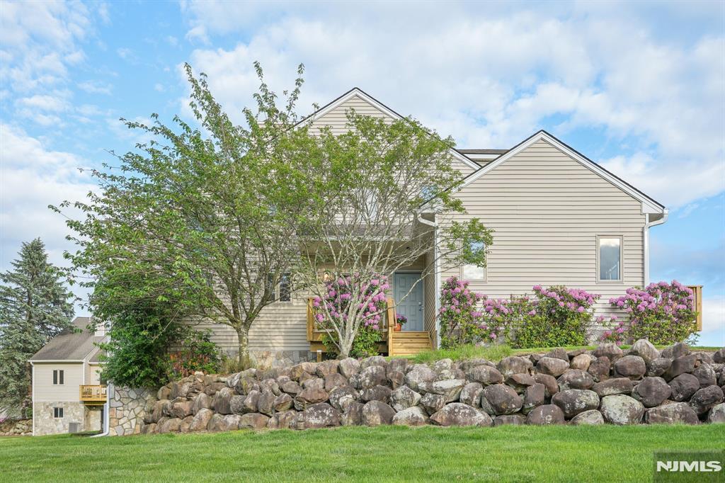 76 Davey Drive