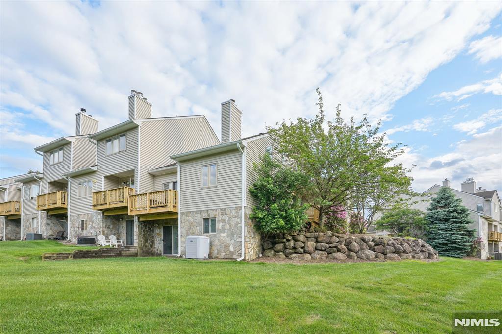 76 Davey Drive