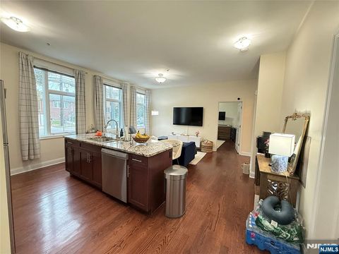 Photo of 615 Palisade Ave #1, Cliffside Park, NJ 07010 (MLS # 25038497) Photo of 615 Palisade Ave #1, Cliffside Park, NJ 07010 (MLS # 25038497)