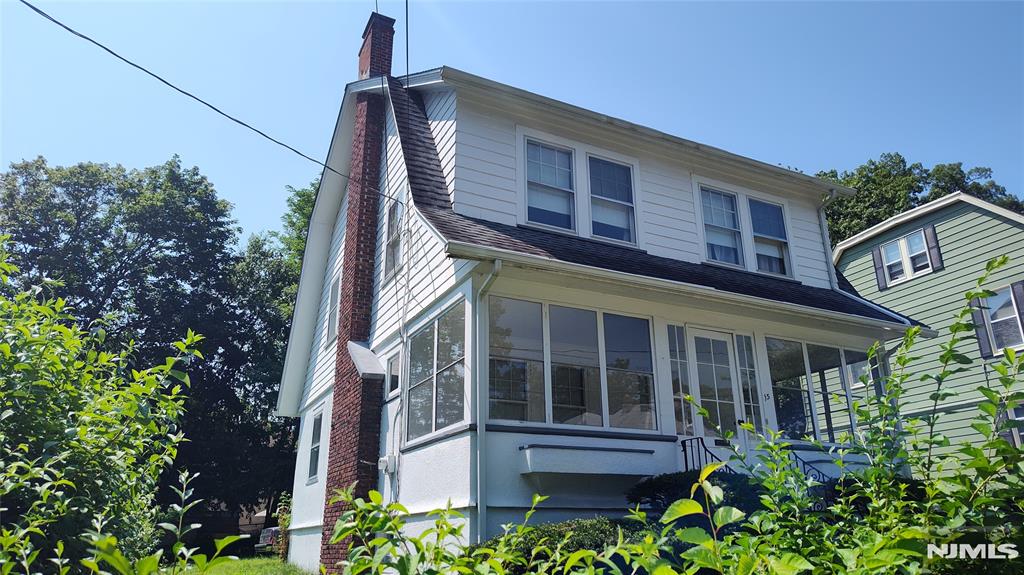 15 Howe Avenue