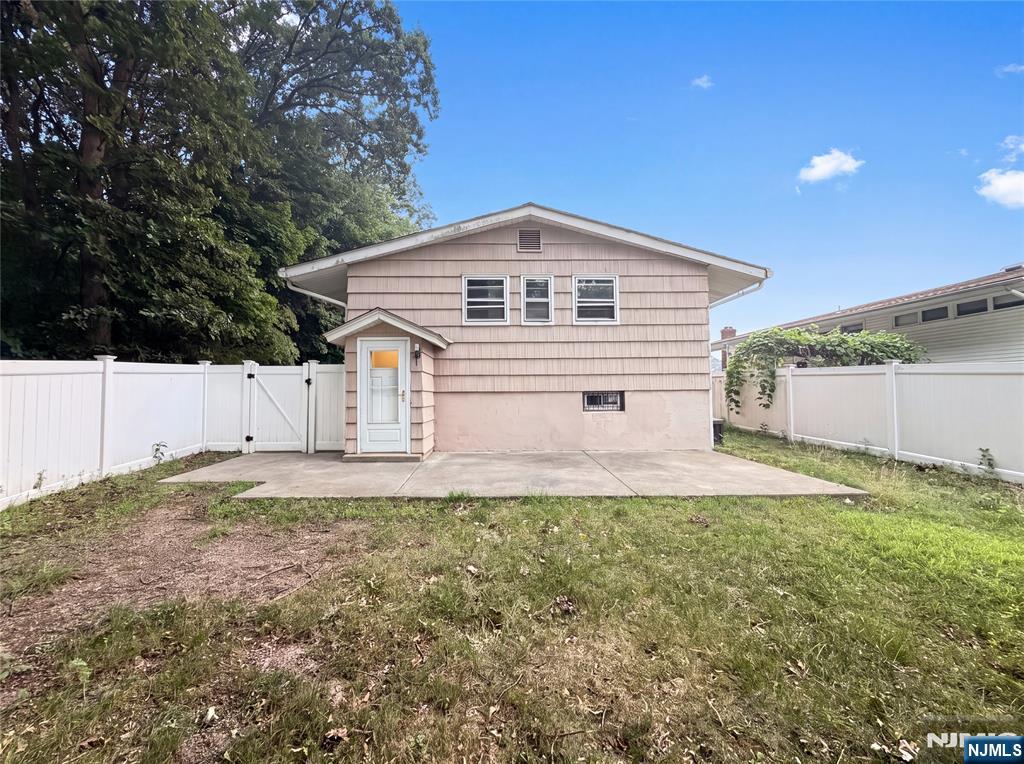 35 Dapp Court
