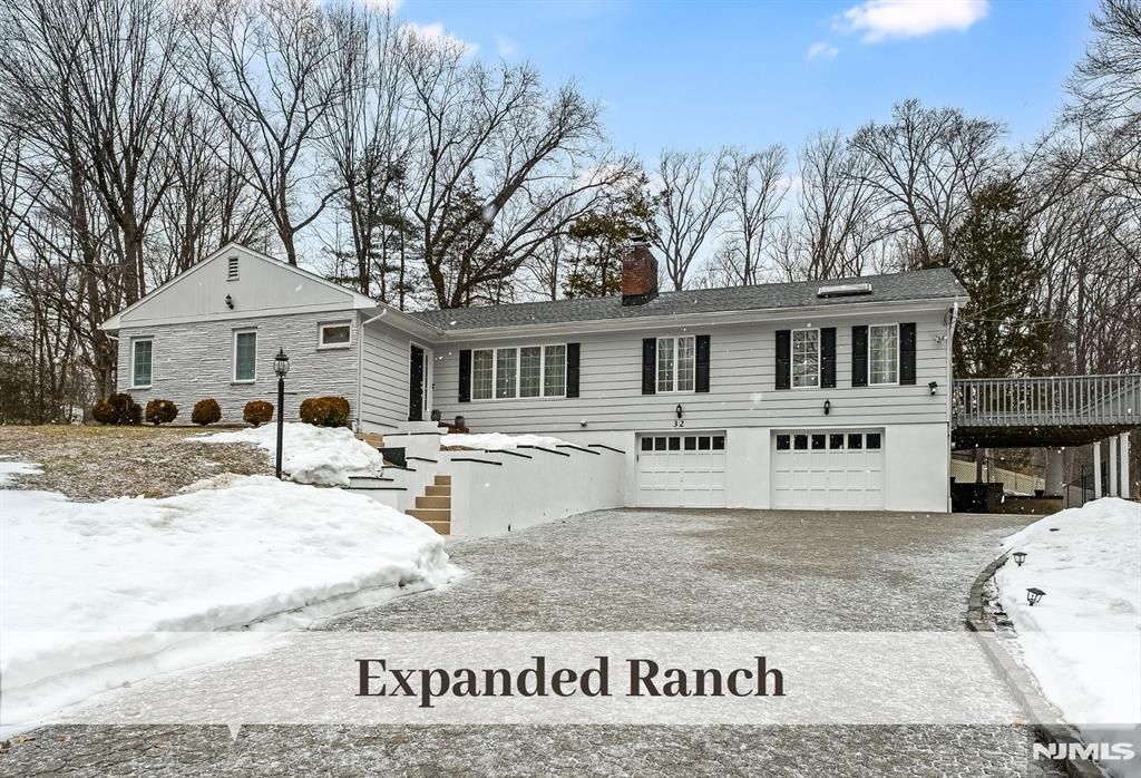 Photo of 32 Brookside Drive, Upper Saddle River, NJ 07458 (MLS # 26004484)