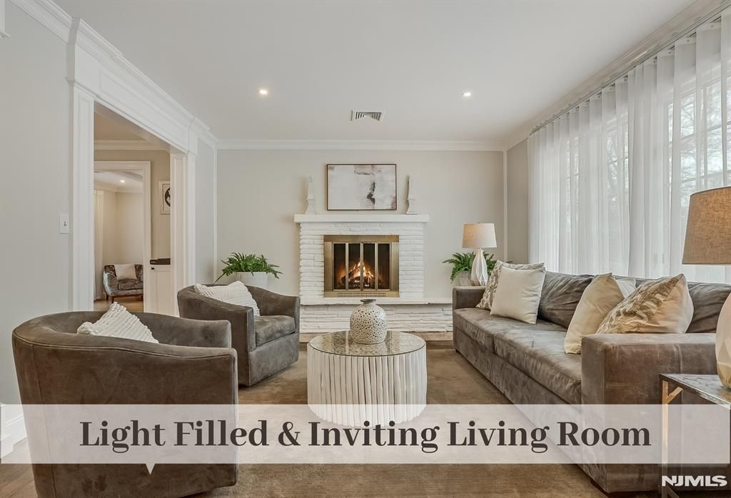 Photo of 32 Brookside Drive, Upper Saddle River, NJ 07458 (MLS # 26004484)