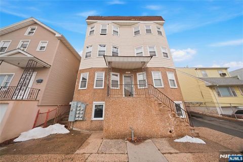 Photo of 437 Elm St #1L, Kearny, NJ 07032 (MLS # 26007452)
