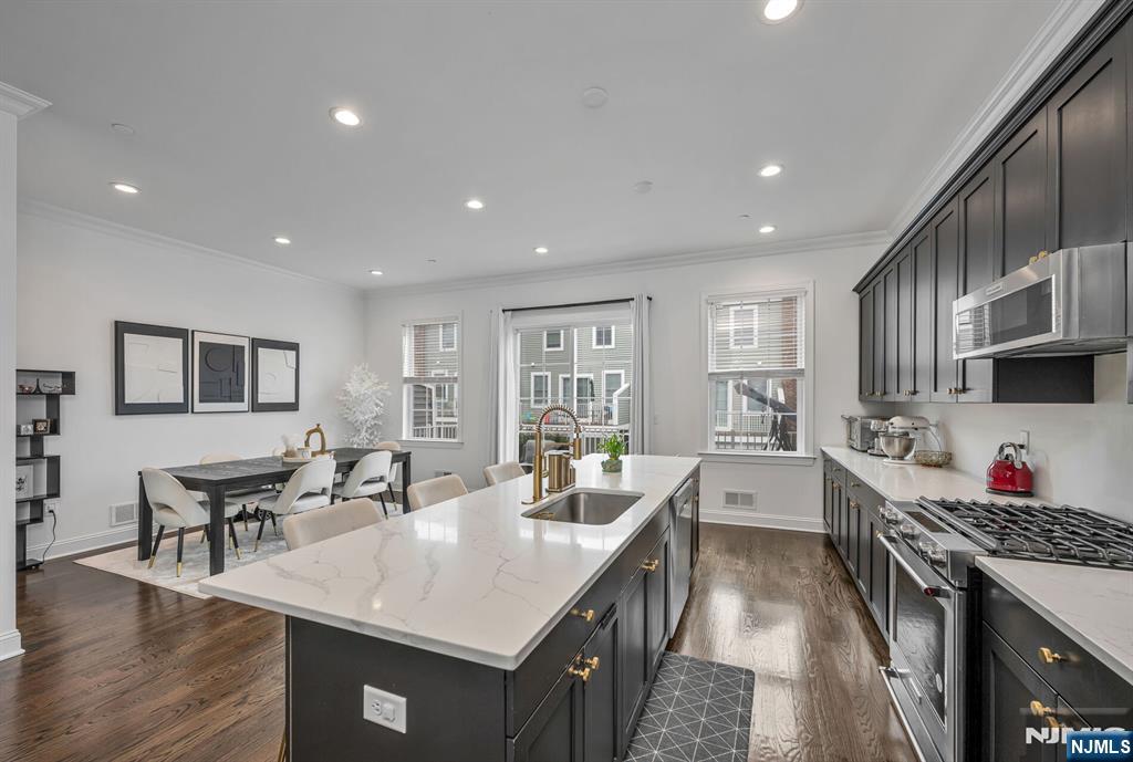 Homes for Sale in Northern NJ | ThisIsRiverEdge.com 68 Parkside Lane 68