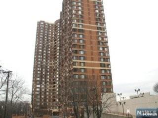 Rental Property at 100 Old Palisade Rd 3102, Fort Lee, New Jersey - Bedrooms: 2 
Bathrooms: 3 
Rooms: 5  - $3,975 MO.