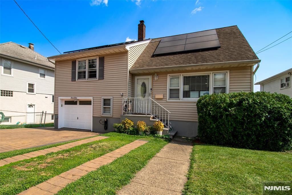 Photo of 88 Columbia Street, Wood Ridge, NJ 07075 (MLS # 25042288)