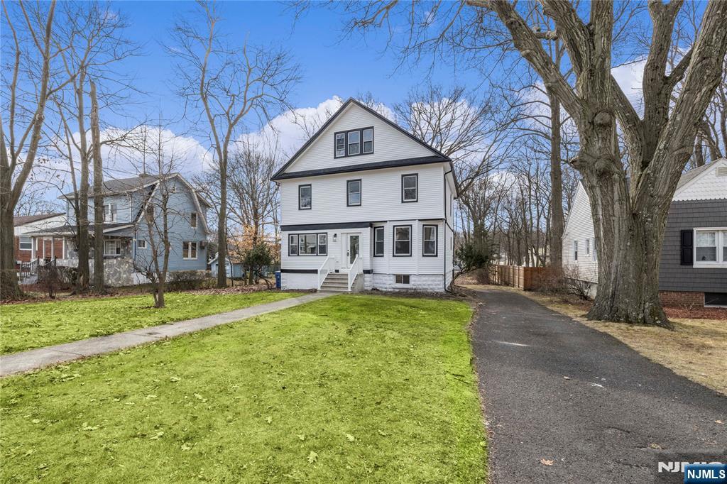 Property for Sale at 384 W Palisade Avenue, Englewood, New Jersey - Bedrooms: 4 
Bathrooms: 2 
Rooms: 11  - $779,000