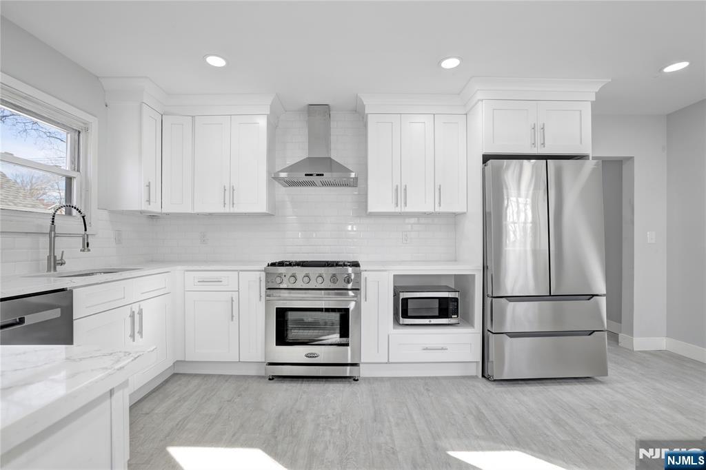 384 W Palisade Avenue