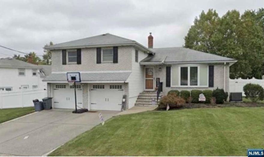 MOVE RIGHT IN TO THIS IMMACULATE, 3 BEDROOM, 2.5 BATH SPLIT LEVEL THAT IS JUST SECONDS FROM WESTMORELAND ELEMENTARY SCHOOL! FIRST FLOOR OFFERS A WELCOMING ENTRANCE FOYER, A SUN-FILLED LIVING ROOM WITH BAY WINDOW, FORMAL DINING ROOM AND RECENTLY UPDATED EAT-IN KITCHEN WITH STAINLESS STEEL APPLIANCES AND BAY WINDOW. PRIMARY BEDROOM WITH ITS OWN BATH AND WALK-IN CLOSET, 2 GENEROUS BEDROOMS AND HALL BATH COMPLETE THE SECOND FLOOR. THE RECENTLY REFINISHED LOWER LEVEL FAMILY ROOM HAS ACCESS TO A POWDER ROOM, 2 CAR ATTACHED HEATED GARAGE AND DOOR TO BACKYARD AND PATIO. SET ON AN EXTRA LARGE FENCED-IN PROPERTY ON A BEAUTIFUL, QUIET STREET!