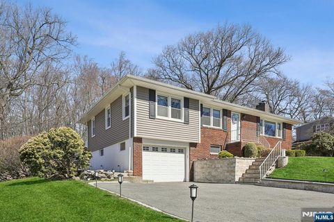 53 Grandview Drive, North Haledon, NJ 07508 - MLS#: 25008939