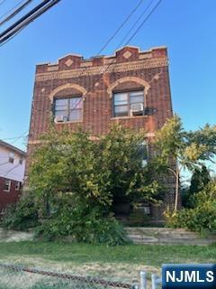 400 Woodcliff Avenue