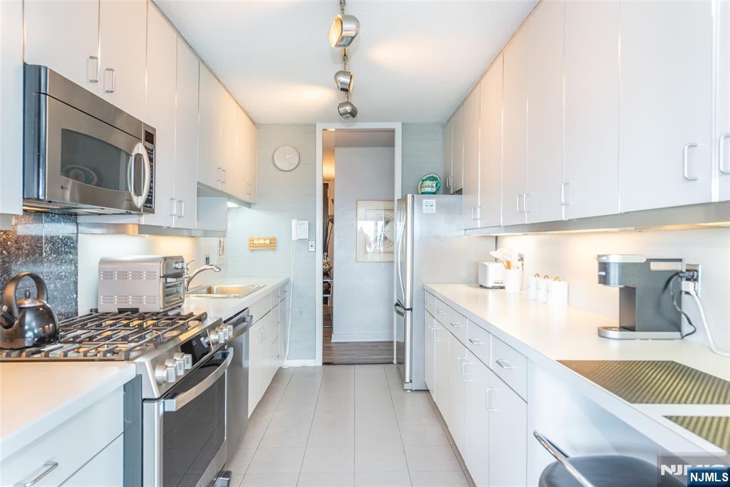 6 Horizon Road 2702