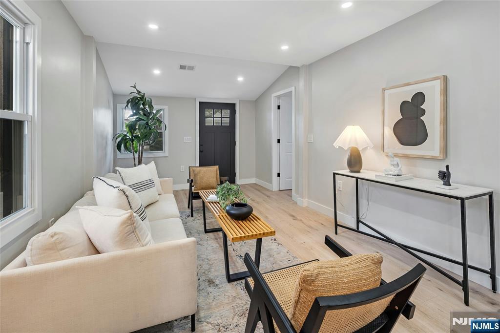 13-35 4th Street