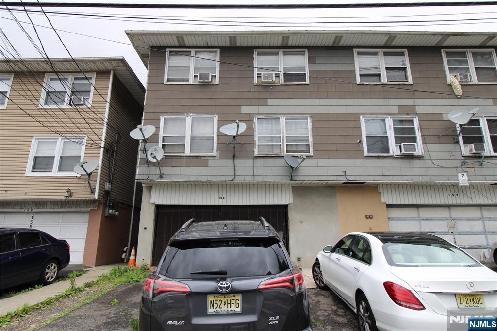 Property for Sale at 154 Fairmount Avenue, Jersey City, New Jersey - Bedrooms: 6 
Bathrooms: 3 
Rooms: 11  - $900,000