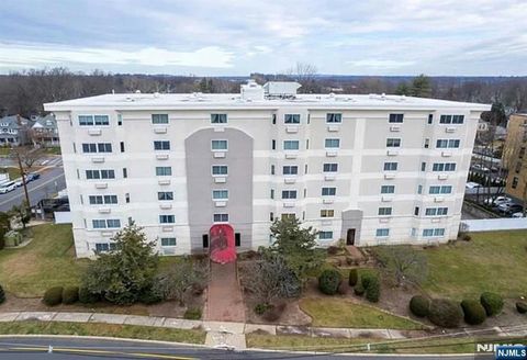 Photo of 310 Lookout Ave #304, Hackensack, NJ 07630 (MLS # 26010957)