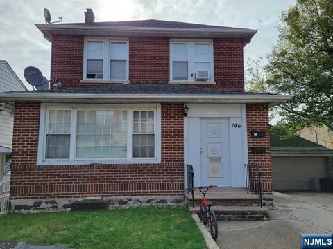 Photo of 746 Kingsland AVE #2nd fl, Ridgefield, NJ 07657 (MLS # 26031945)