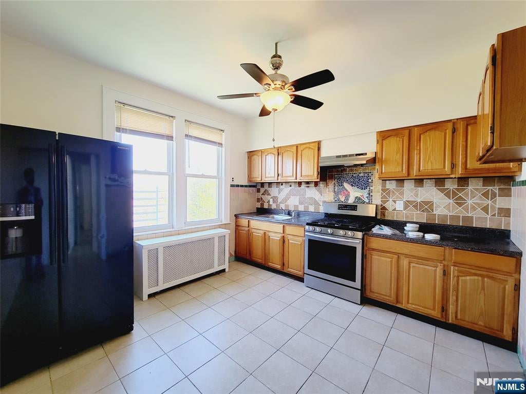 746 Kingsland 2nd fl