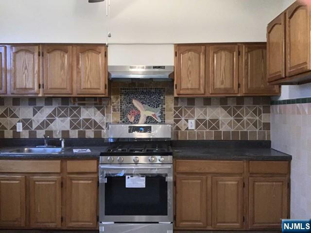 746 Kingsland 2nd fl
