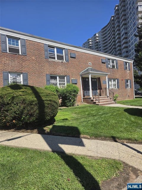 Photo of 421 Main ST, Fort Lee, NJ 07024 (MLS # 26032856)