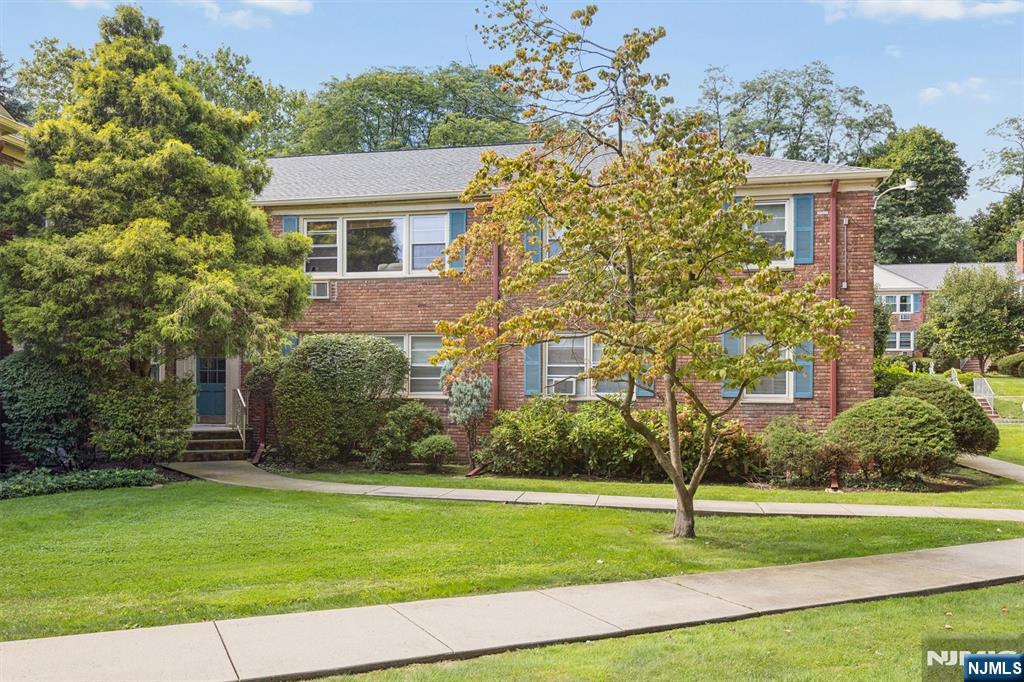 24 Hutton Avenue 6