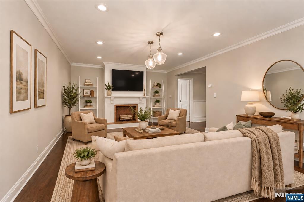 24 Hutton Avenue 6