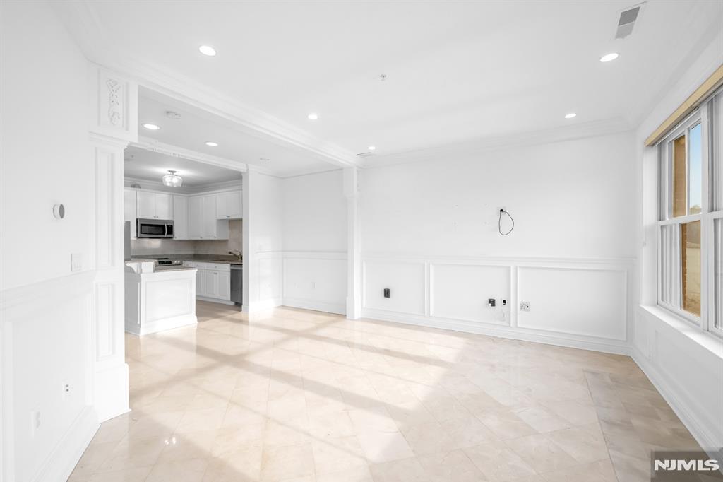 22 Ave At Port Imperial 403