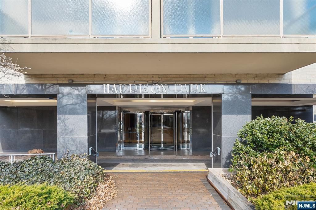 Photo of 377 S Harrison Street #9G, East Orange, NJ 07018 (MLS # 26003039)