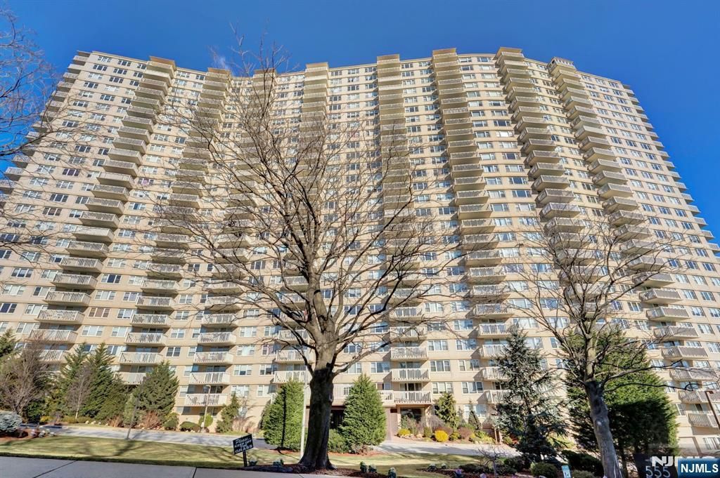 Photo of 555 North Avenue #12 A, Fort Lee, NJ 07024 (MLS # 25031304)