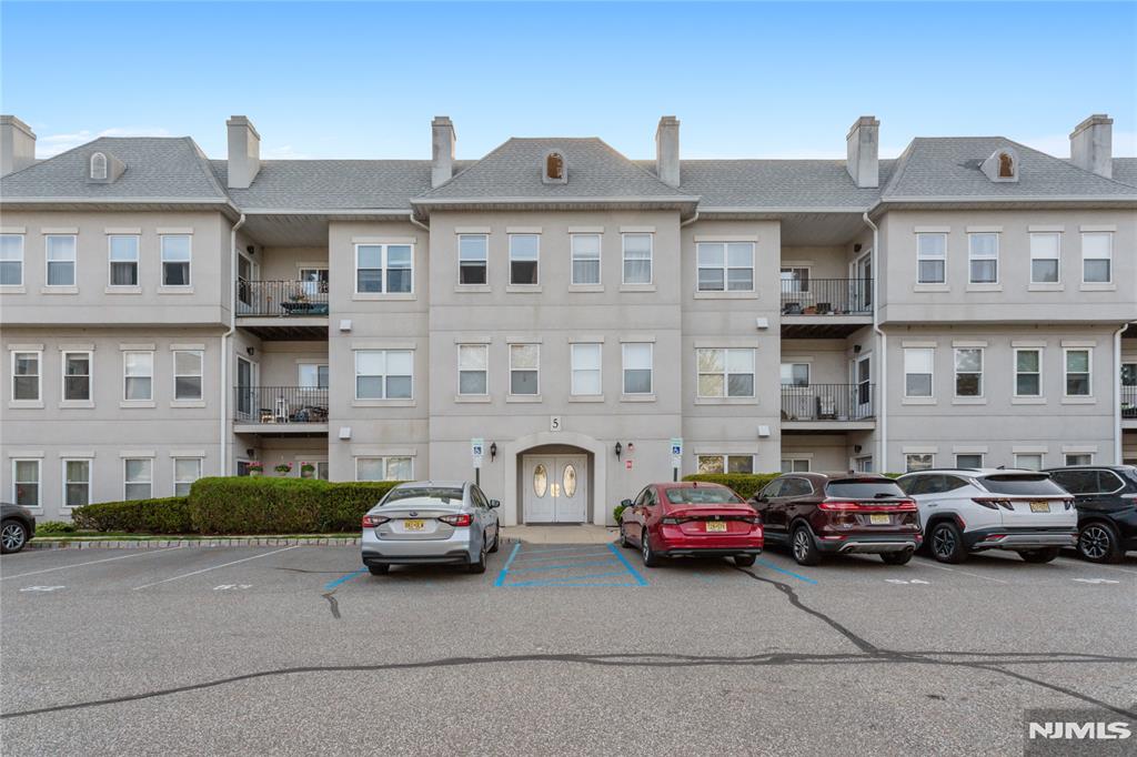 Property for Sale at 521 Brittany Dr, Wayne, New Jersey - Bedrooms: 1 
Bathrooms: 1  - $325,000