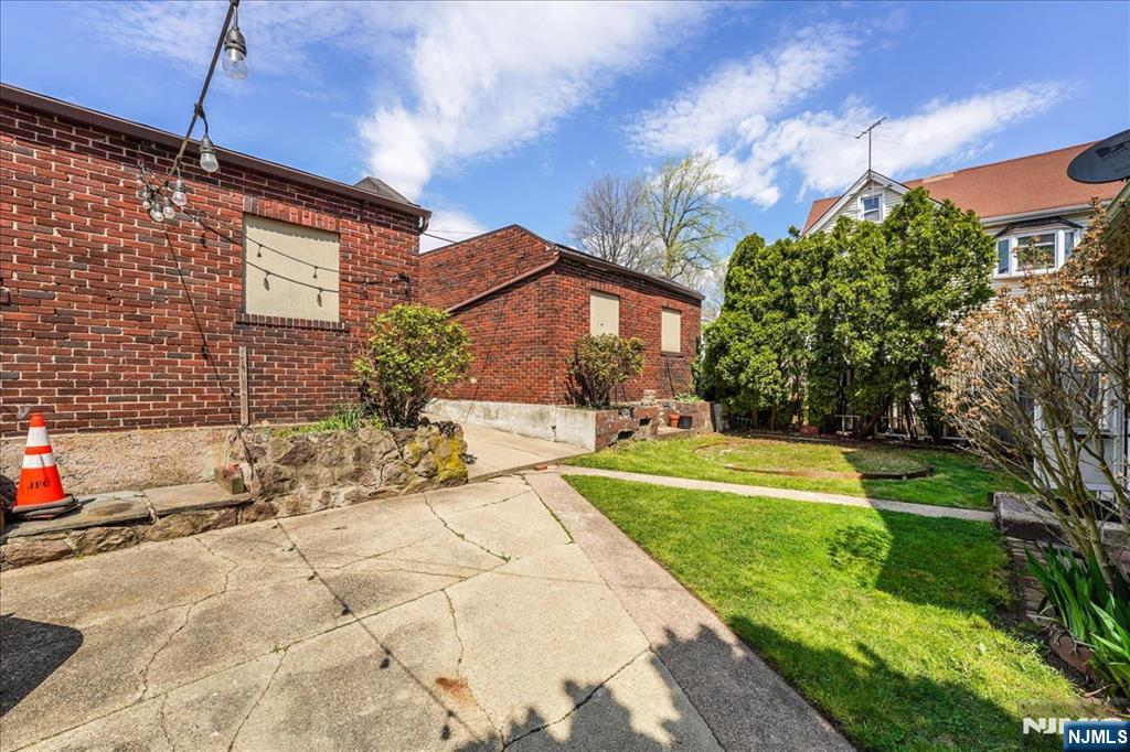 176 Teaneck Road