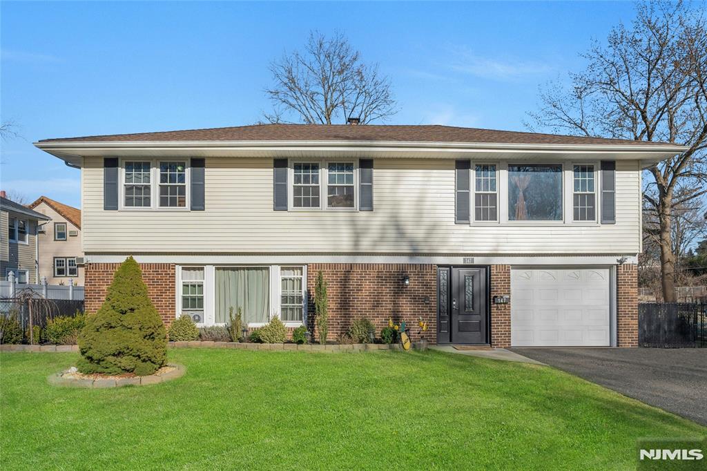147 Pine Avenue, New Milford, New Jersey - 4 Bedrooms  
3 Bathrooms  
8 Rooms - 