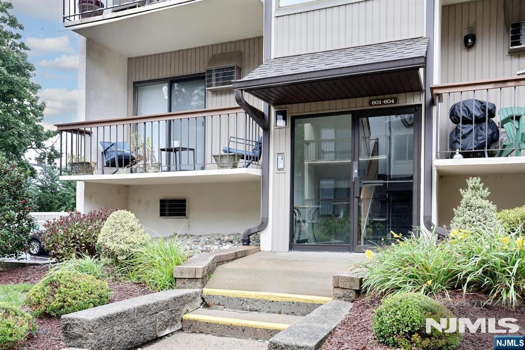 602 West Ridge Mews 602