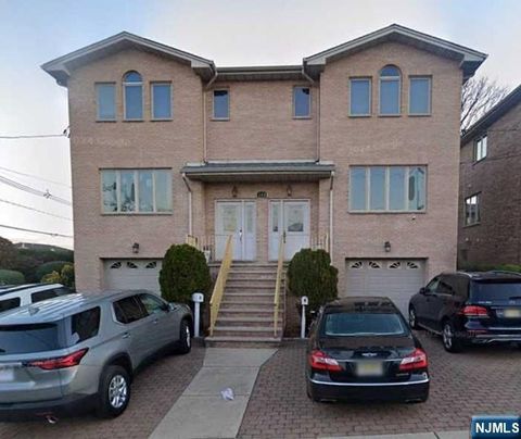 Photo of 107 E Harwood Ter #B, Palisades Park, NJ 07650 (MLS # 25043022)