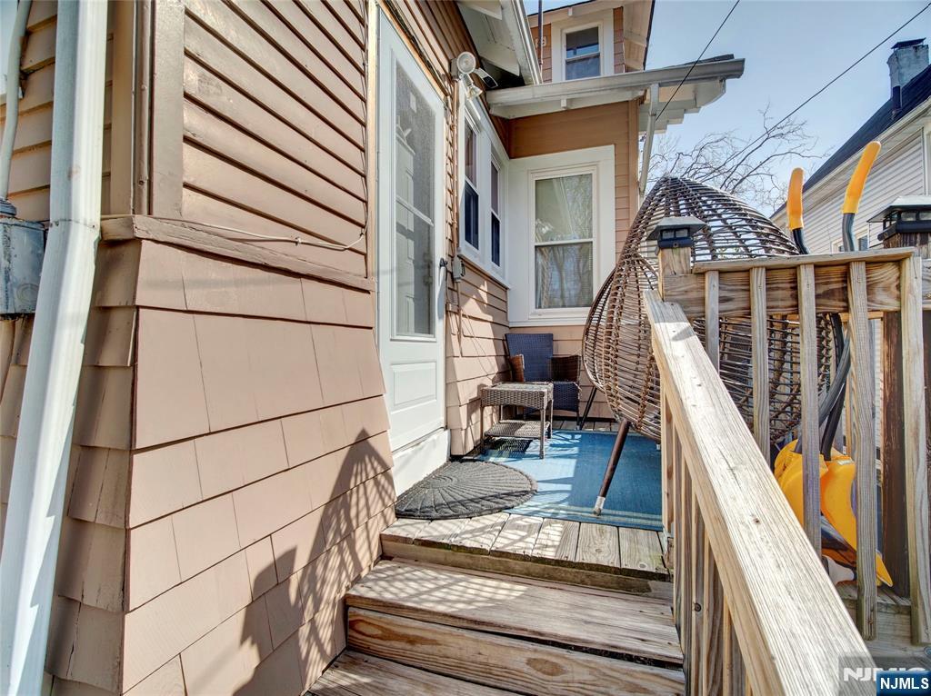 27 Colonial Terrace