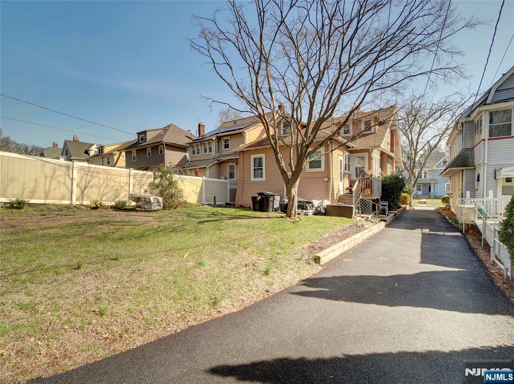 27 Colonial Terrace
