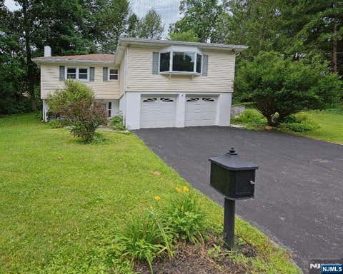 Photo of 4 Rainbow Trail, Vernon, NJ 07422 (MLS # 26029324)