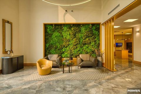 Photo of 3 Somerset Ln #113, Edgewater, NJ 07020 (MLS # 25028666)